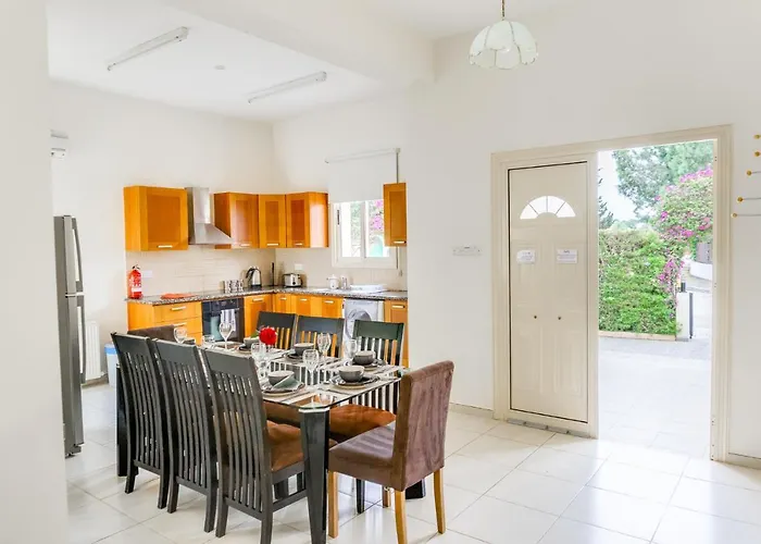 Deja Blue By Ezoria Vila Coral Bay