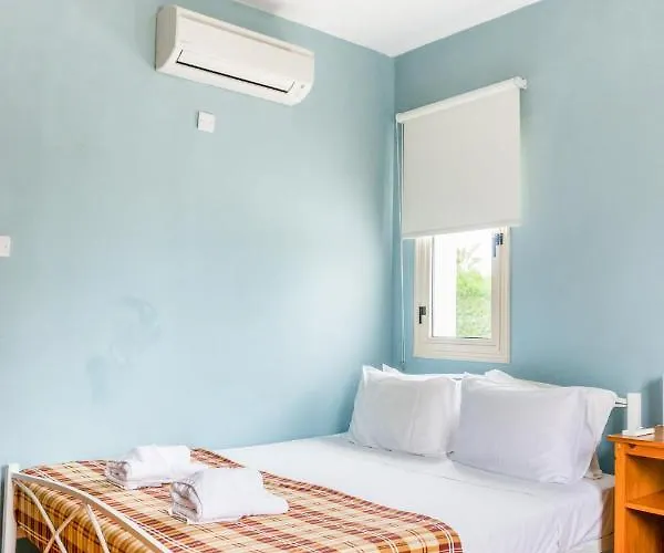 Deja Blue By Ezoria Villa *